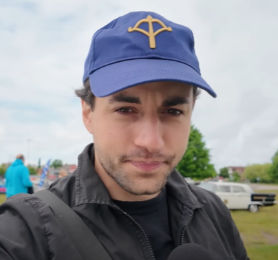 Nick Alinia: Allt om längden och bakgrunden till opinionsbildaren
